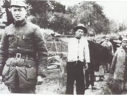 程世才的生平如何?林彪一样23岁当军长,建国后仅授中将