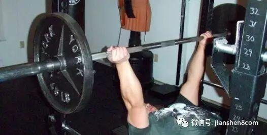 3.尝试反手卧推