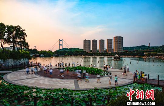  在发展实业的同时，江阴注重打造美好生活人居环境。　江宣 摄