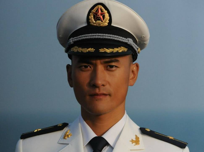 《火蓝刀锋》主演现状，蒋小鱼幸福，张冲离婚，最帅的他仍单身！|张冲|火蓝刀锋|蒋小鱼_新浪新闻