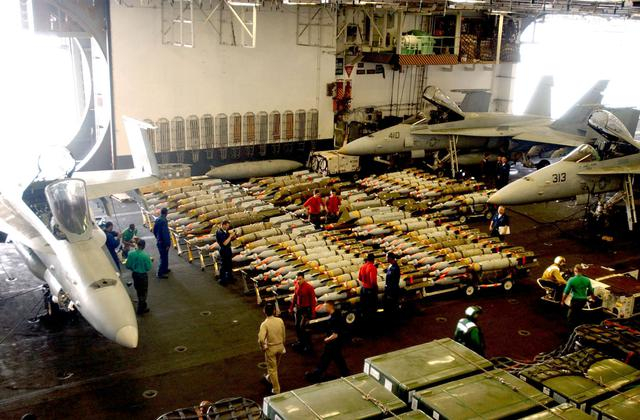 其次，航母的机库也是弹药转运空间。