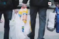 实拍“封城”后的武汉:街头行人少 商铺多关门