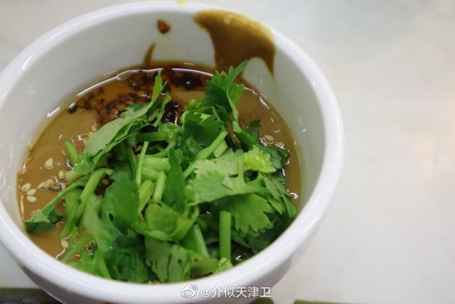 天津人说的麻酱是什么酱？ 麻酱，顾名思义就是芝麻酱……