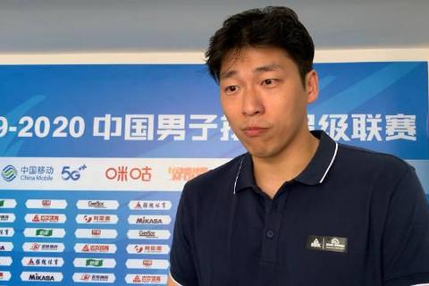 视频-上海男排主教练沈琼：队伍整体发挥出色