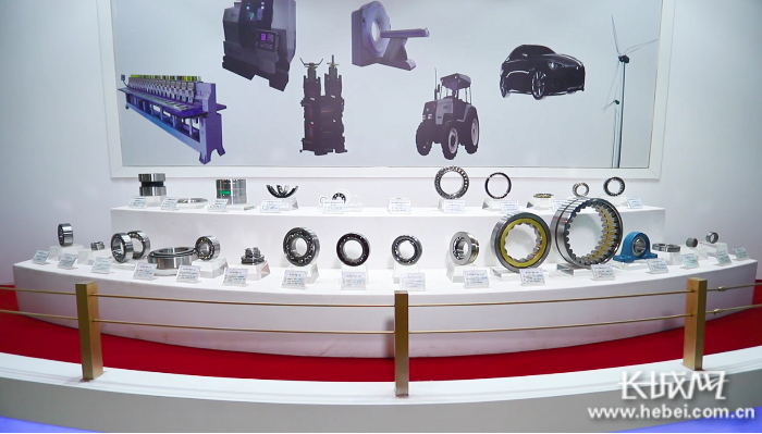在中国国际轴承展示中心展示了临西轴承企业生产的创新产品。 魏亚慧 摄