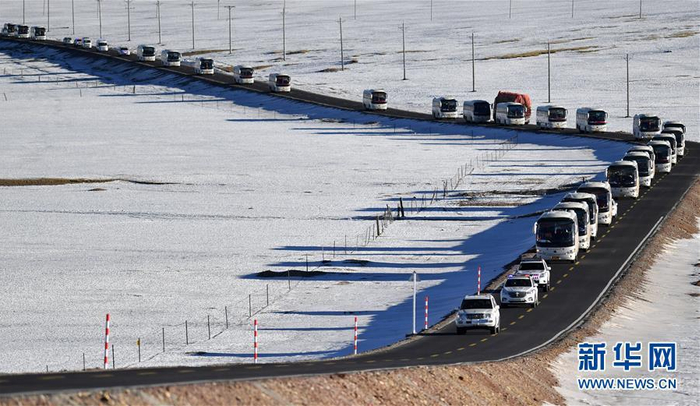 易地搬迁中的西藏双湖县牧民（2019年12月23日摄）。新华社记者 觉果&nbsp;摄