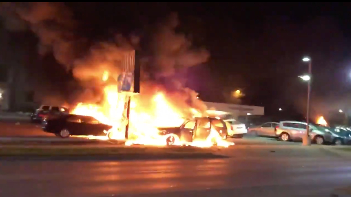 推特网友分享的视频截图。