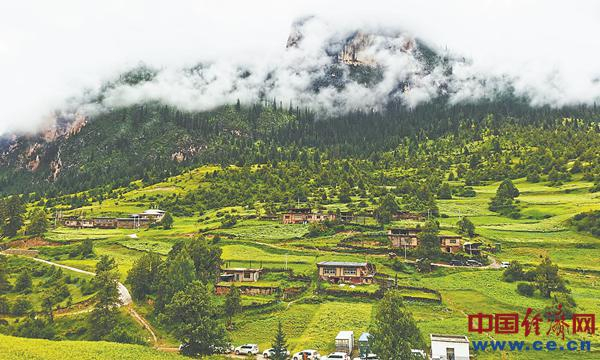 昌都市类乌齐县伊日峡谷风光。经济日报-中国经济网记者 代玲摄