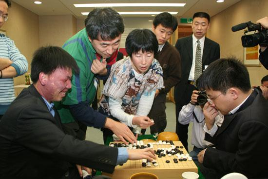 周俊勋2-1胡耀宇