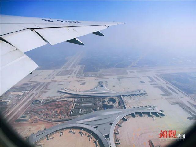 天府国际机场试飞场景。图片来源：成都日报锦观