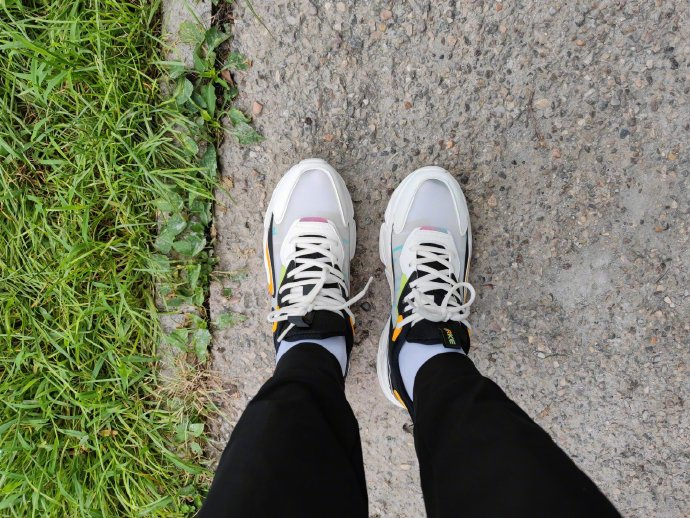 7月26日，穿鸿星尔克