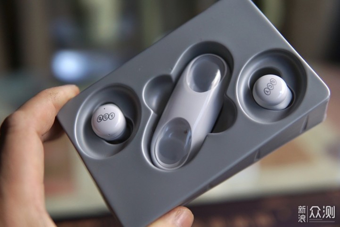 迷你高颜值qcy耳机百元的平民精品太酷了