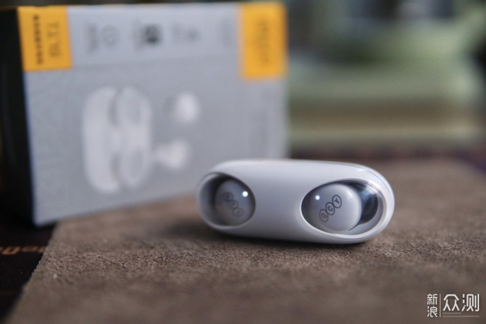 迷你高颜值qcy耳机百元的平民精品太酷了