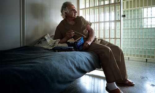 狱中已显得“英雄迟暮”的巨骗麦道夫