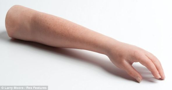 这是美国拉斯维加斯举办的“矫正和假肢技术全国大会”上展示的一个义肢产品