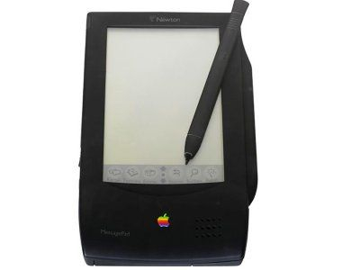 苹果公司的第一款“平板电脑”是1993年时的MessagePad