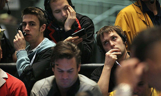 进行交易时，电脑似乎总是击败人类交易员，但也存在自身弱点。