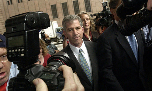 一朝归为囚徒，满脸铁青壮志消磨