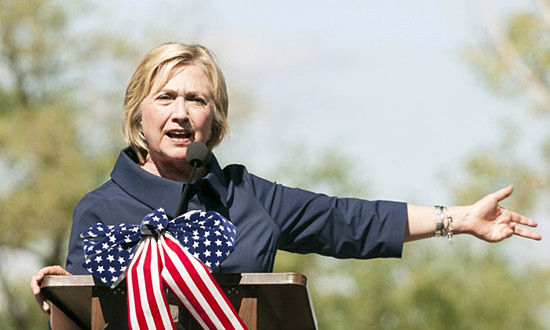 希拉里怒斥这种明目张胆的“操纵药价”行为，她还通过推特直接“问候”了史克雷利。