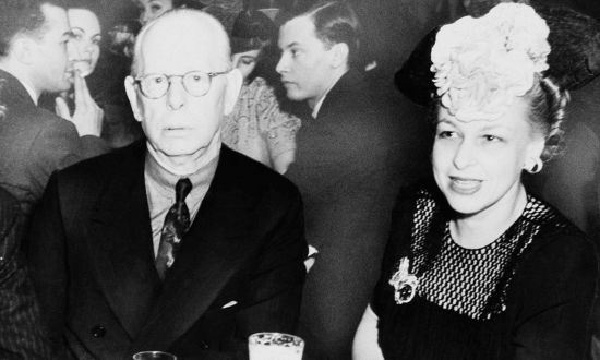 1940年与第三任妻子合影，时间是自杀前一天。悲剧的是，利弗莫尔的儿子后来也是饮弹自杀。