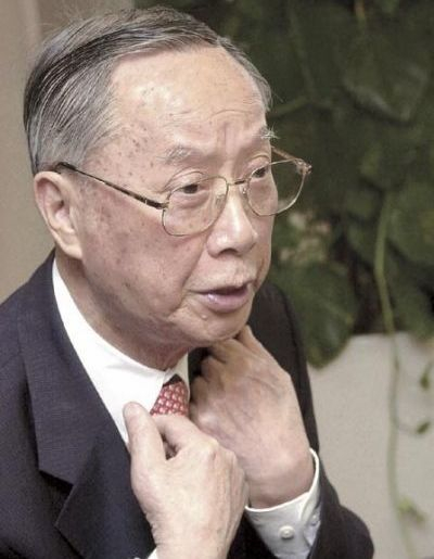 图为香港丽新集团创办人兼主席林百欣