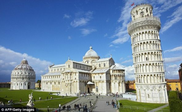 经过长达8年的清理，拥有838年历史的比萨斜塔恢复昔日辉煌