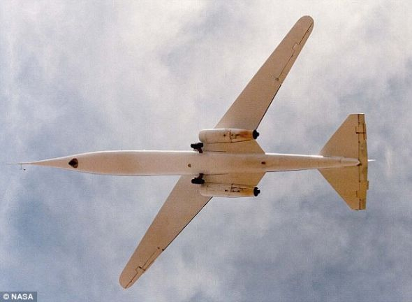 AD-1由宇航局航空工程师罗伯特·琼斯设计。