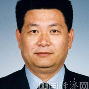 全国政协经济委员会原副主任杨刚涉巨额受贿被公诉(图/简历)_手机新浪网