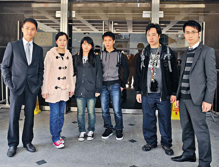 图为招友全与元配王美英的6名子女