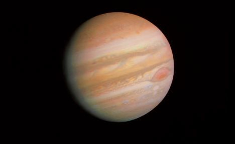 　　JUICE探测器将于2022年搭乘一枚阿丽亚娜5型火箭从法属圭亚那库鲁航天中心发射升空，预计于2030年抵达木星轨道，对木星及其卫星进行至少3年的观测