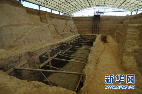 4月9日拍摄的凤栖原西汉家族墓地内的张安世墓。 