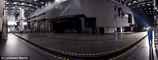 　　洛克希德•马丁公司的测试设施位于丹佛南部的瓦特顿峡谷，实体大小的空间站和“猎户座”模型将在这里演练对接。