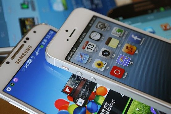 　　苹果供应商表示，最近几个月，苹果要求他们提供了大于4寸的智能手机显示屏原型产品和略小于13寸的新平板电脑显示屏设计方案。