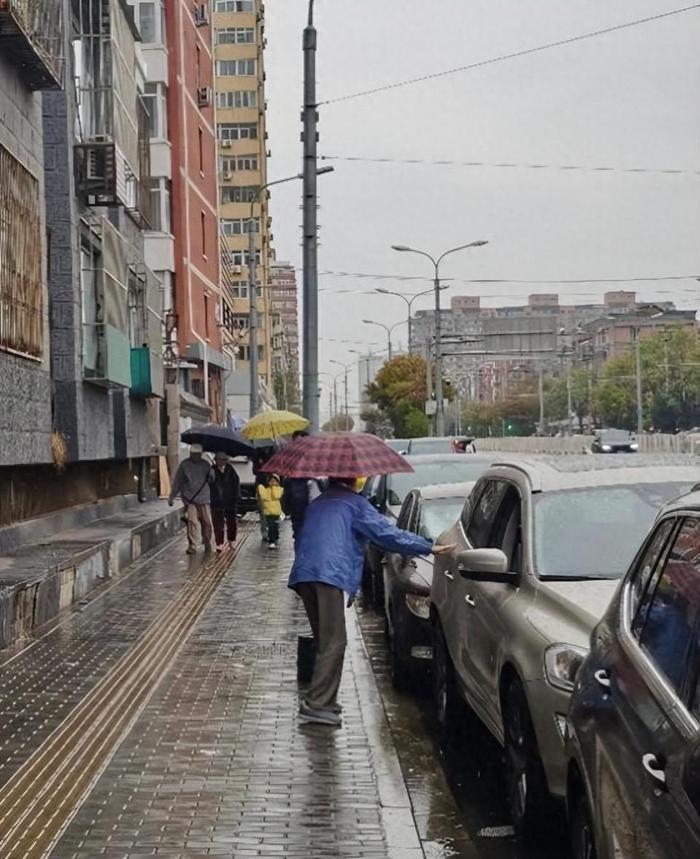 11月5日，北京迎来降雨。周学津 摄