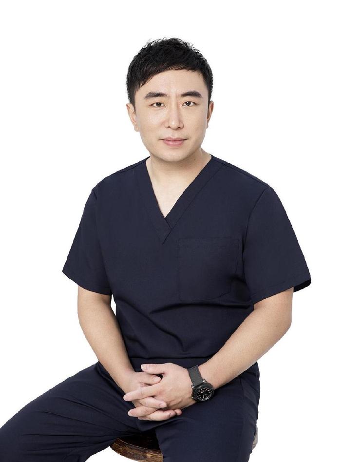 薛志强 副主任医师中国协和医科大学整外博士中国医药新闻信息协会医