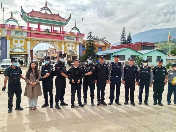 明国平等人被移交中方。 图据公安部刑侦局