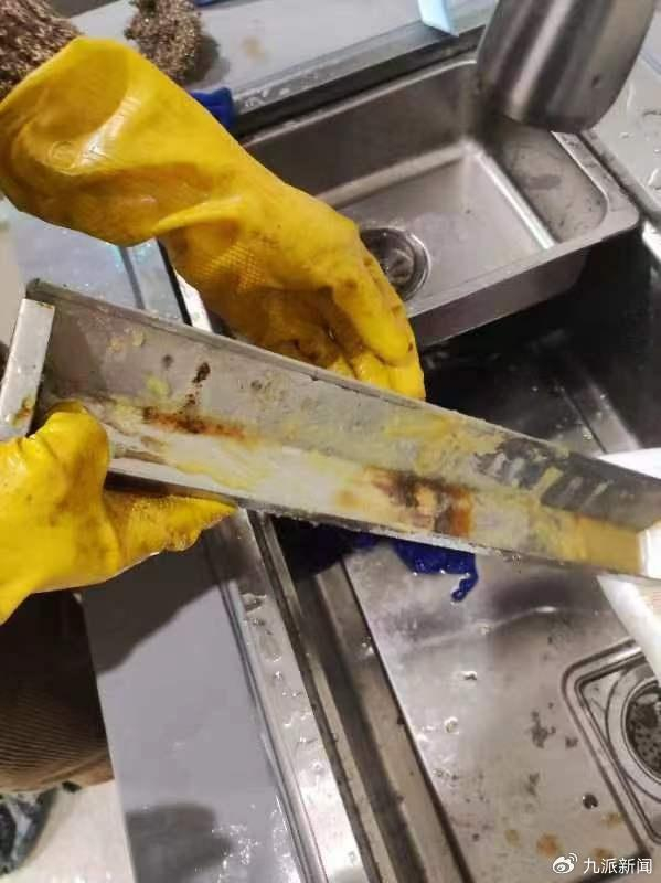 本科毕业做保洁的00后:做保洁没有精神压力,通过努力挣钱不寒碜