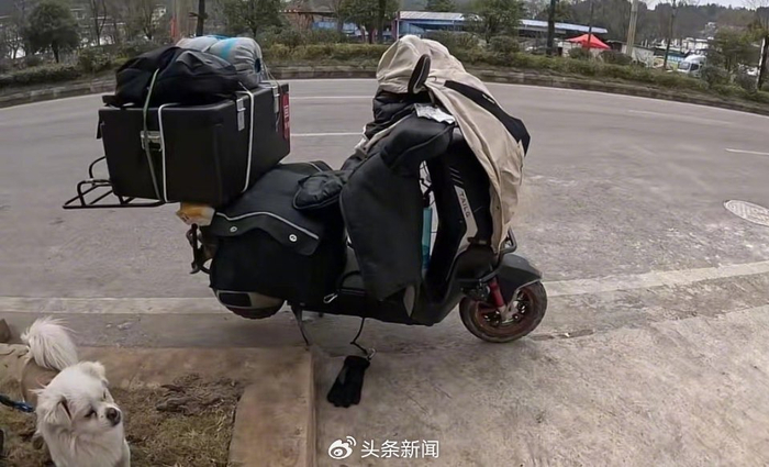  金虎的电动车。图/受访者供图