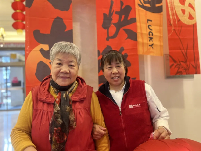 77岁奶奶在椿萱茂养老纪实入住10年自己开心儿子放心