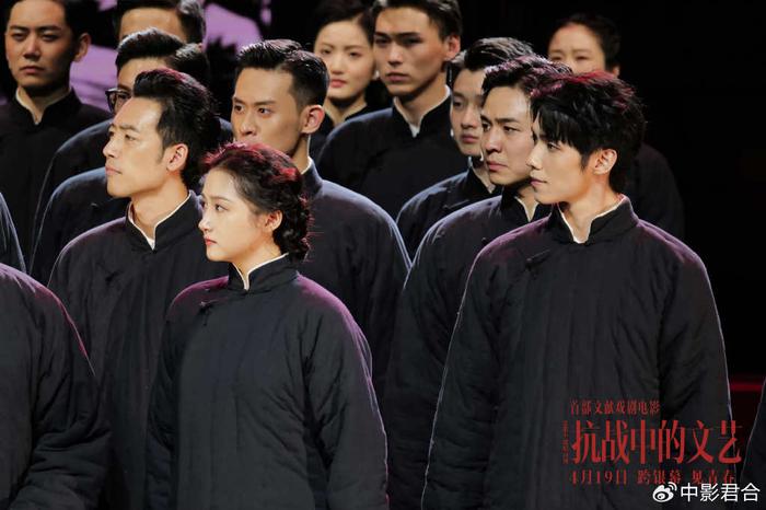 青年演员在表演中汲取文艺先辈的力量