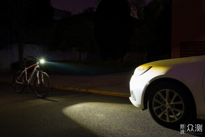 虽然我国没有严格要求自行车灯必须有截止线,但具备截止线的车灯安全