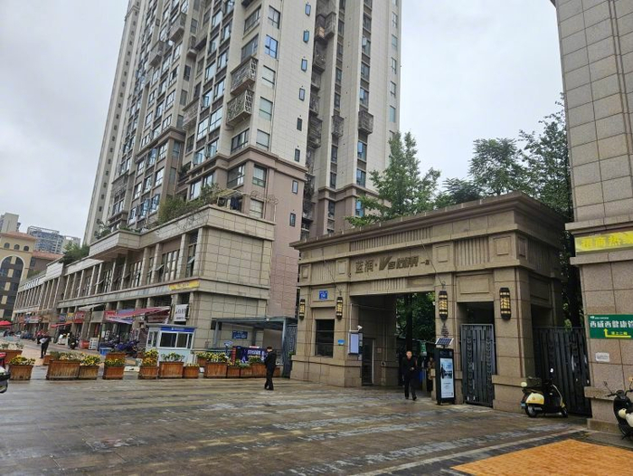 涉事小区。上游新闻记者 沈度 摄