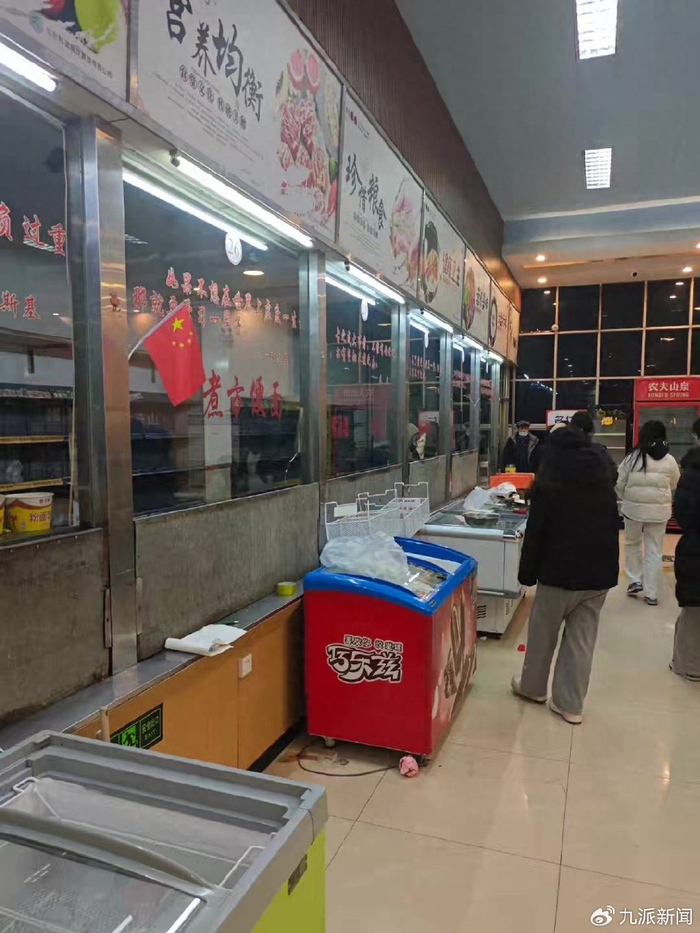 六食堂泡面档口已停业。图/受访者供图