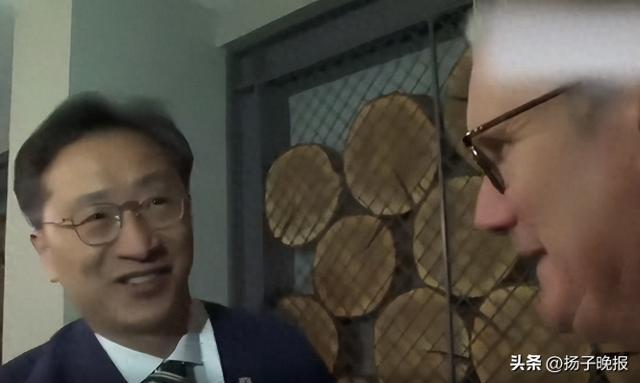 握手瞬间的跨文化迷思：G7峰会上的身份误认风波  第2张