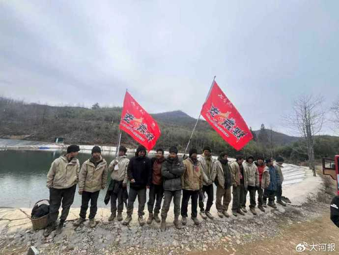 荒野求生决赛第6天2人因伤病退赛，“建弟”腹痛，“扛海碗”脚扭伤