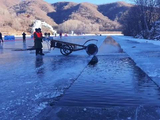 视频｜龙庆峡冰灯节“头冰” 开采