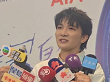 周深称香港演唱会如梦，感恩观众热情合唱