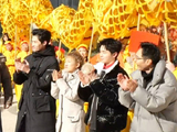 运河龙灯闹小镇，李嘉祥等明星欢乐登场迎2026新年