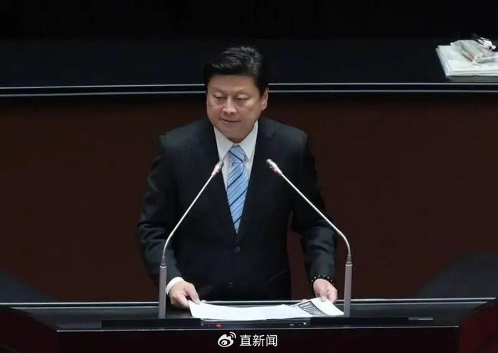 　中国国民党党团总召傅崐萁在“审查会”上发言