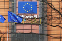 美又一驱逐舰抵达 伊朗将举行实弹演习 中东多国呼吁“降温”